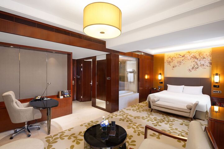 Room 14 of 43
