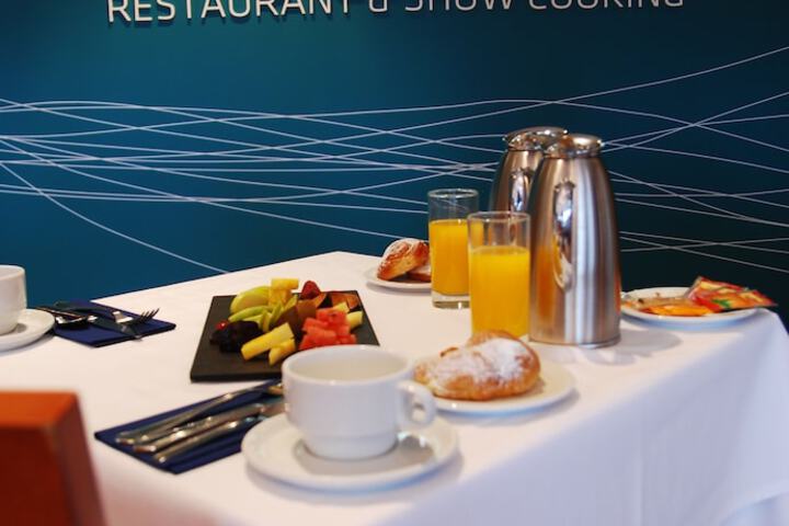 Breakfast/Coffee Service 44 of 65