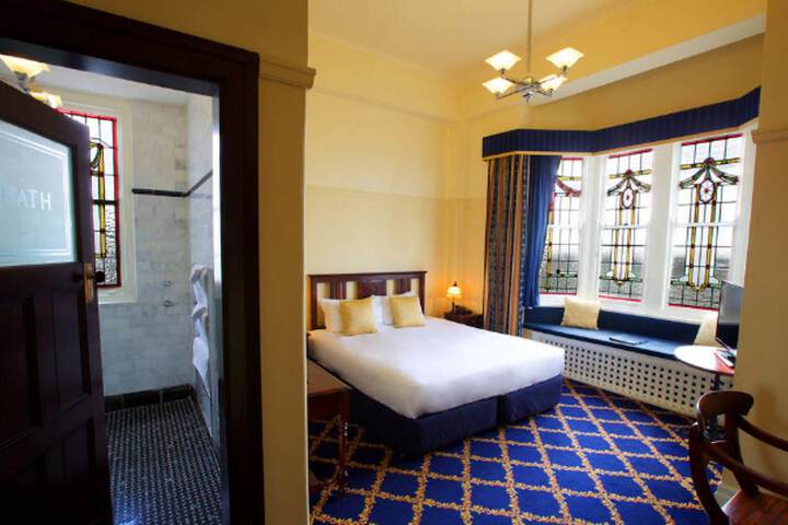 Room 4 of 48