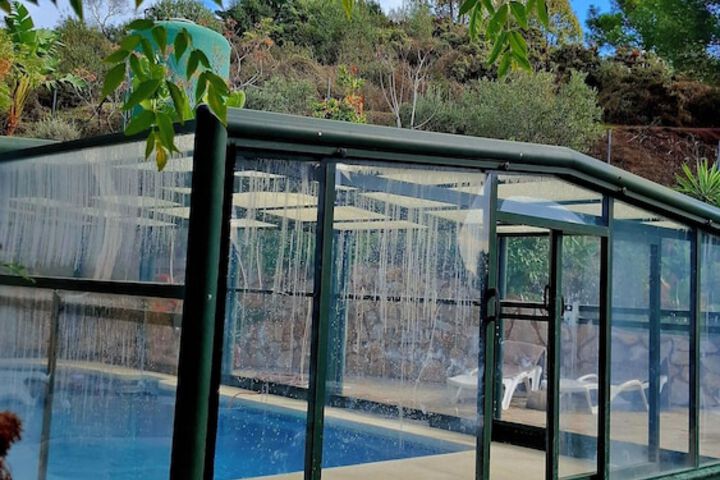 Hotel Pool