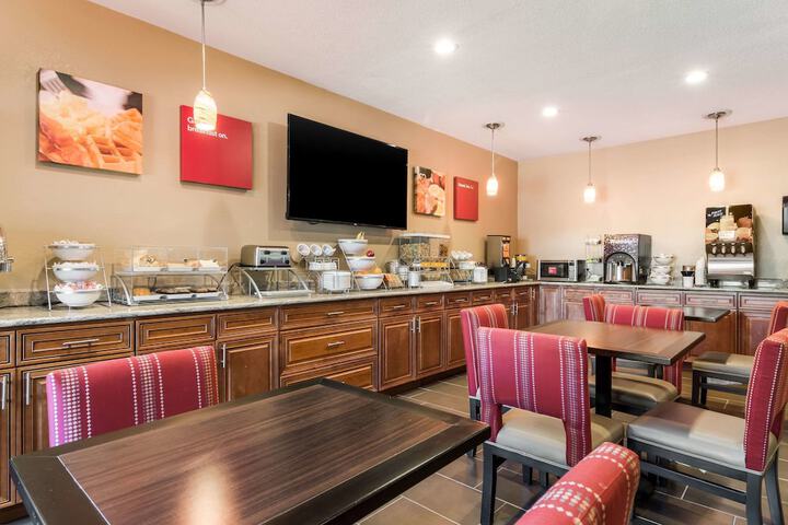 Dining Photos