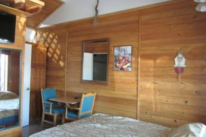 Room 11 of 32