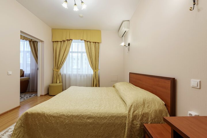 Room 18 of 36