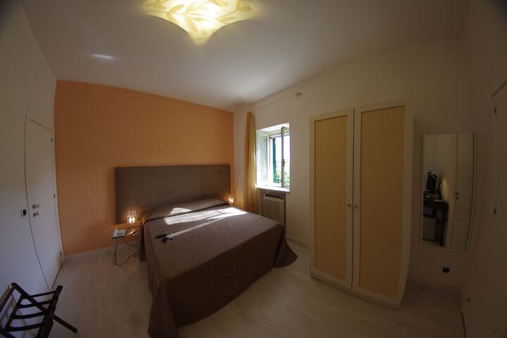 Room 15 of 85