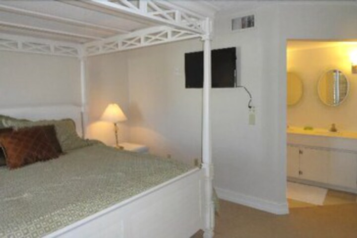 Room 17 of 19