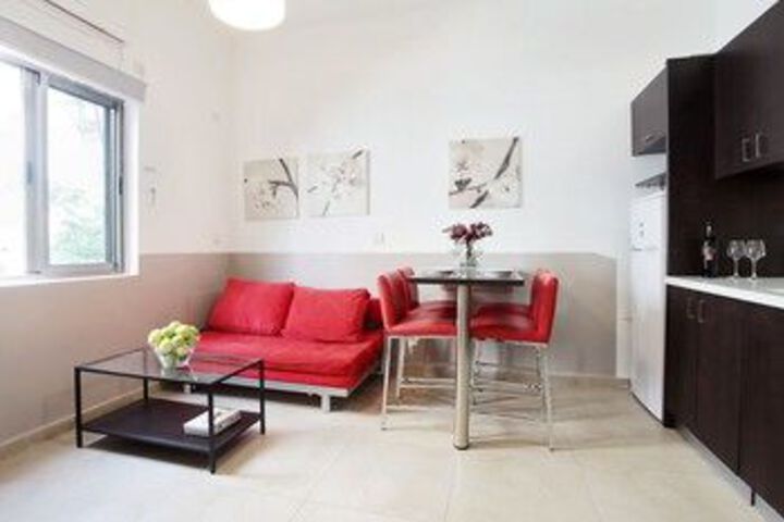 Room 4 of 6