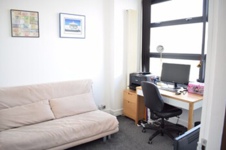 Room 11 of 17