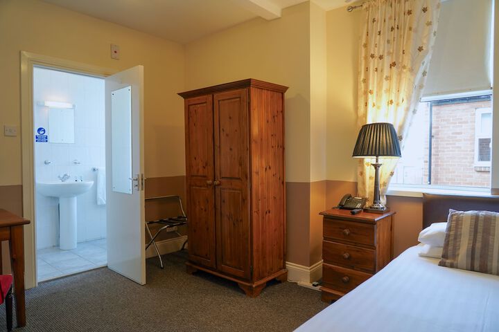 Room 16 of 47