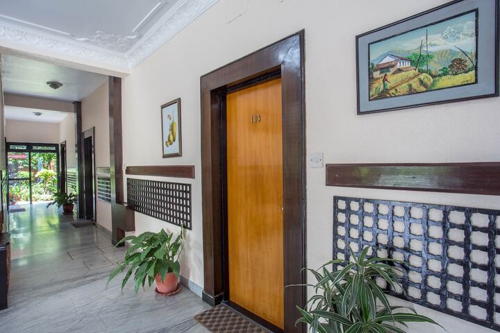 Ballroom/Hall 98 of 157