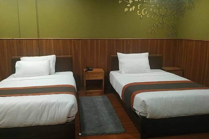 Room 9 of 24
