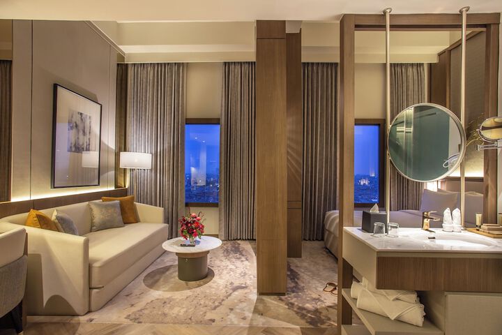 Room 14 of 64