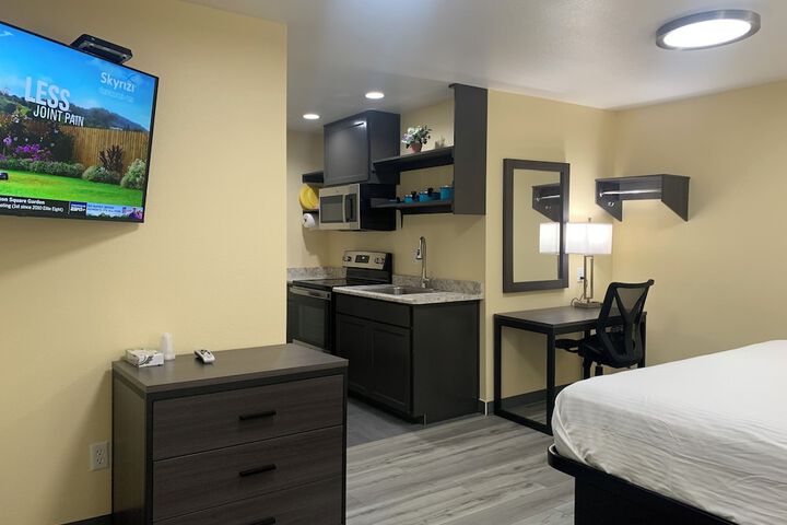 Room 4 of 15