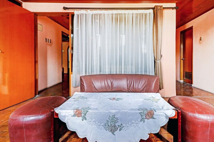 Room 5 of 17