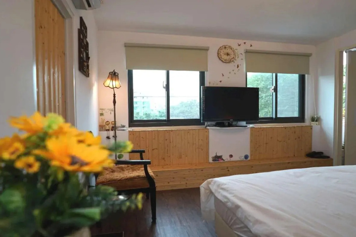 Room 5 of 13