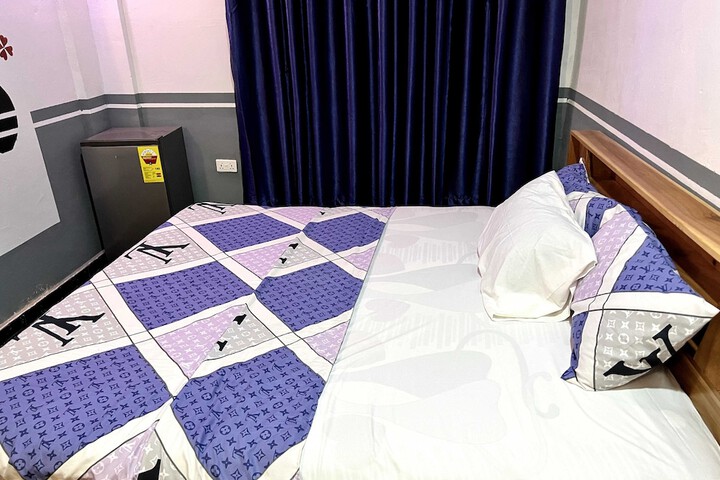 Room 4 of 60