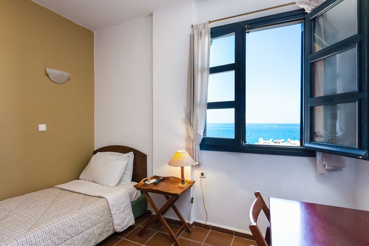 Room 2 of 78