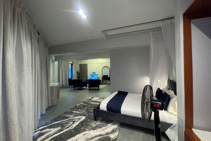 Room 34 of 72