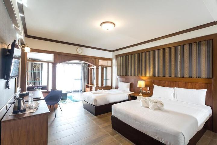Room 5 of 28