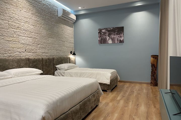 Room 5 of 26