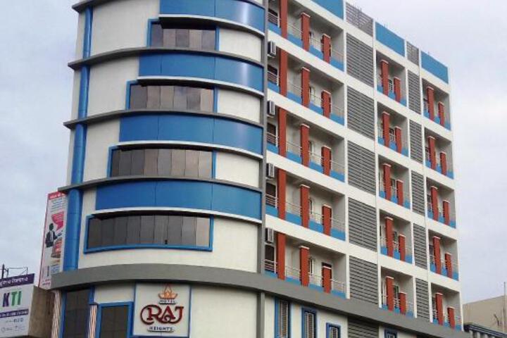 HOTEL RAJ HEIGHTS