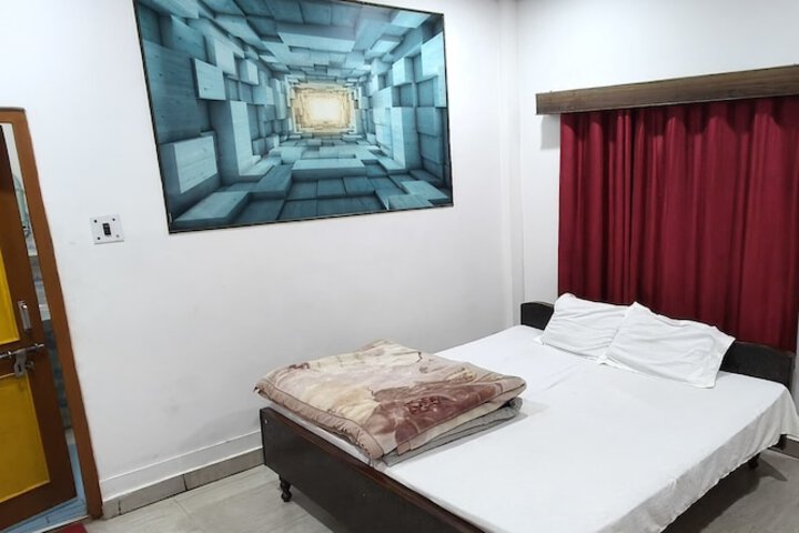 Room 8 of 39