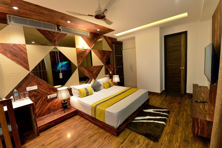 Room 34 of 48
