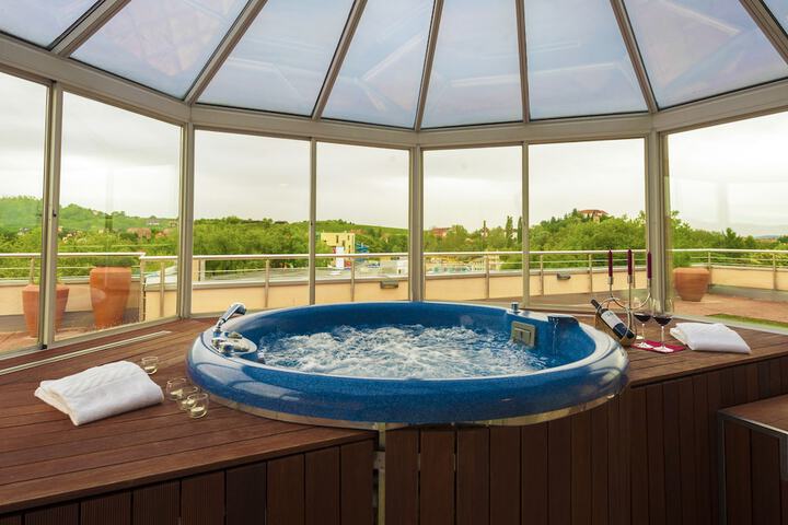 Jetted tub