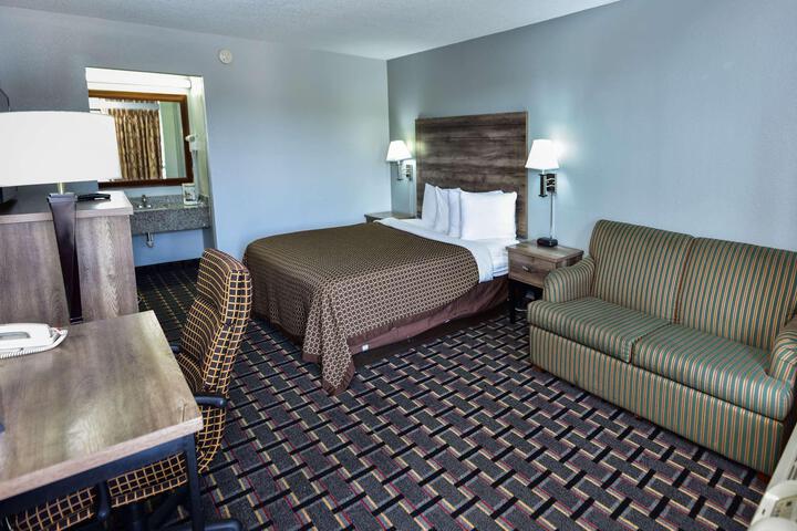 1 King Bed (10 of 10)