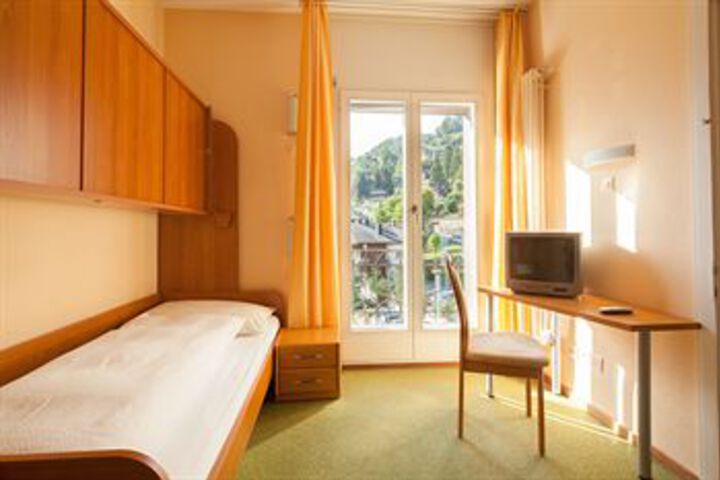 Room 58 of 108