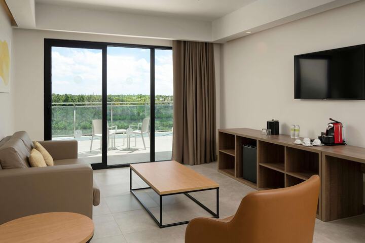 Room 52 of 259