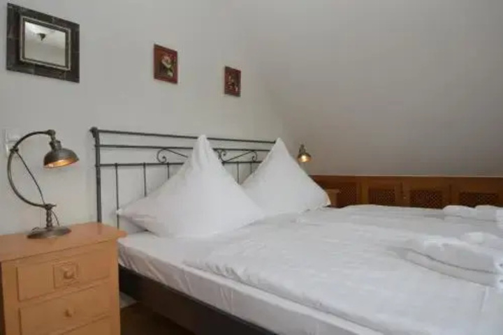 Room 4 of 22