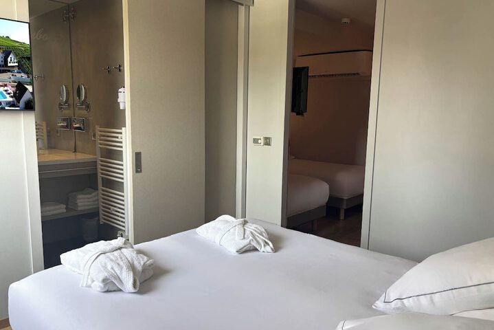 Room 35 of 139