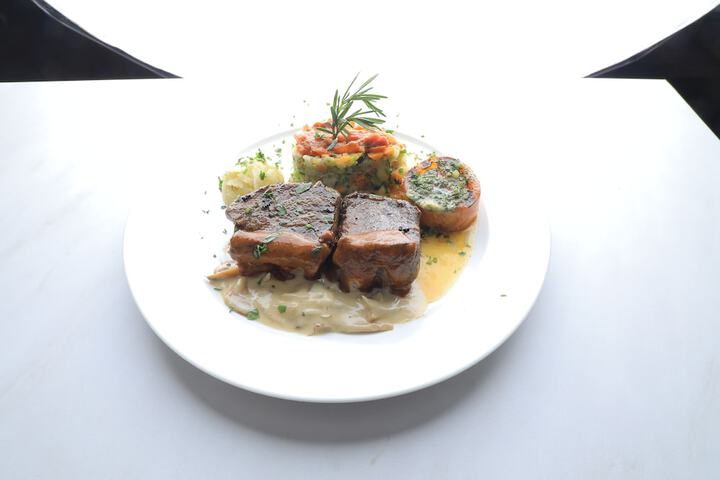 Dining 44 of 60