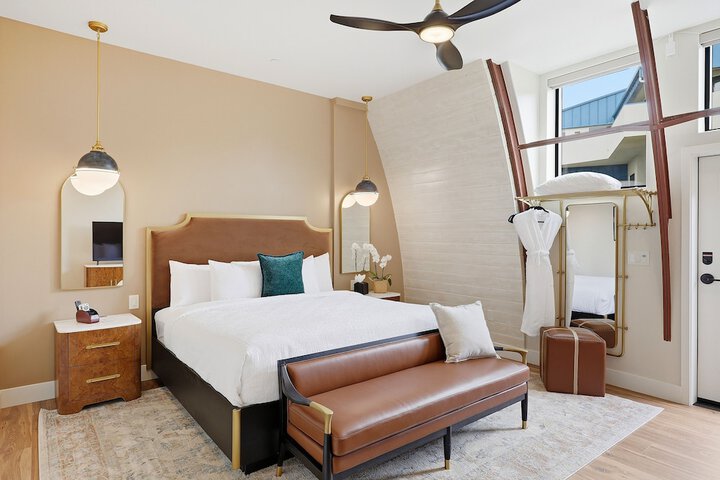 Room 10 of 56