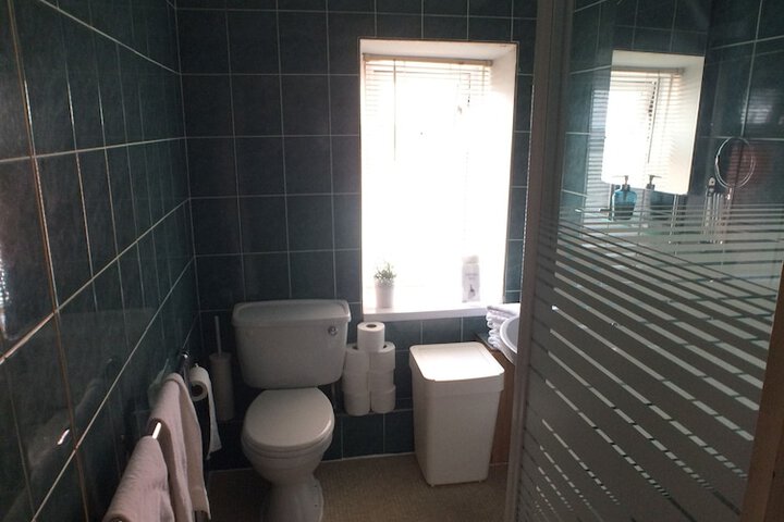 Room 6 of 37