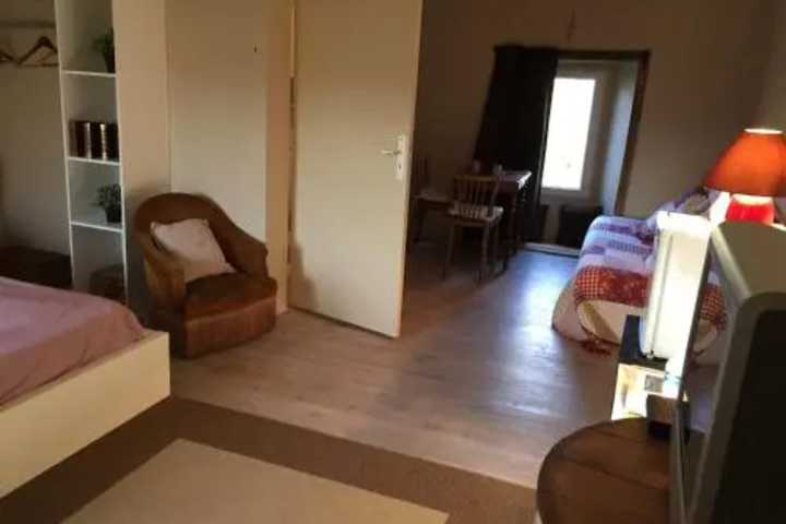 Room 3 of 12