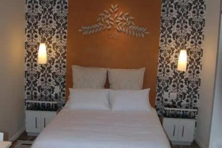 Room 5 of 19