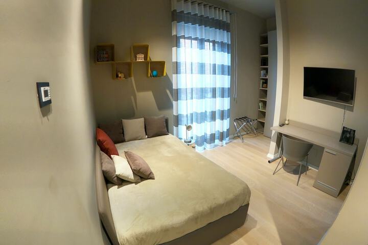 Room 6 of 27