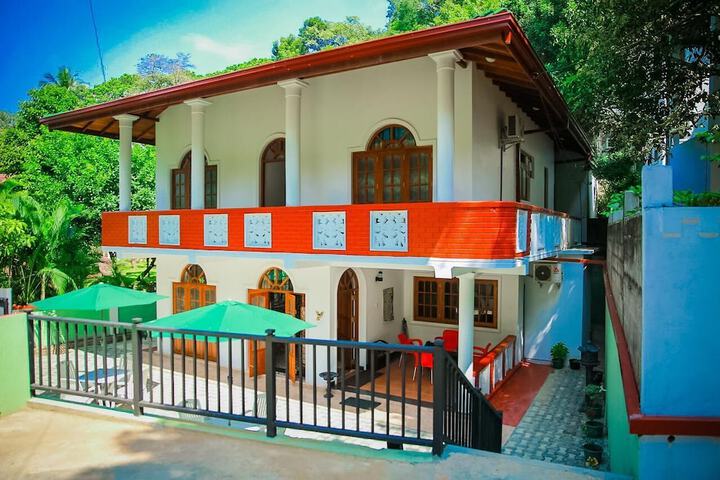 Red Star Kandyan Hotel