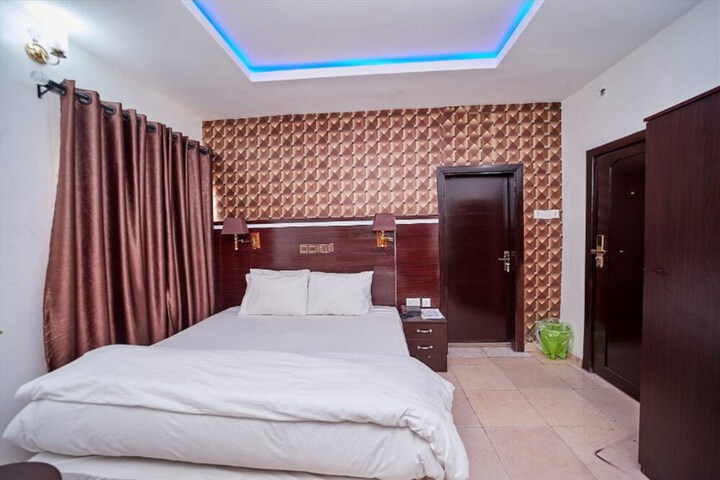 Room 31 of 51