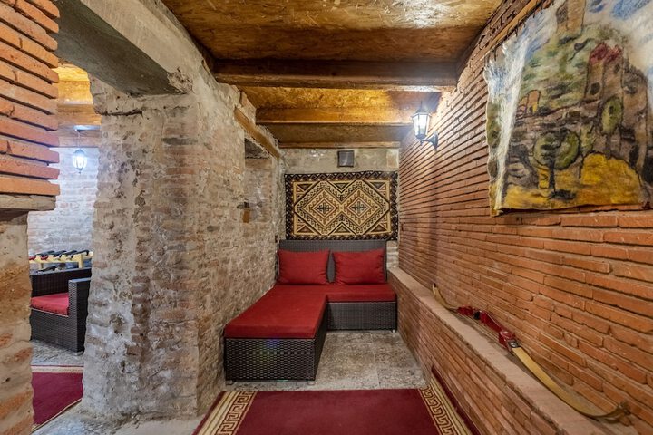 Room 12 of 36