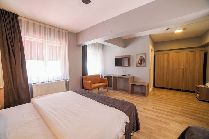 Room 53 of 125