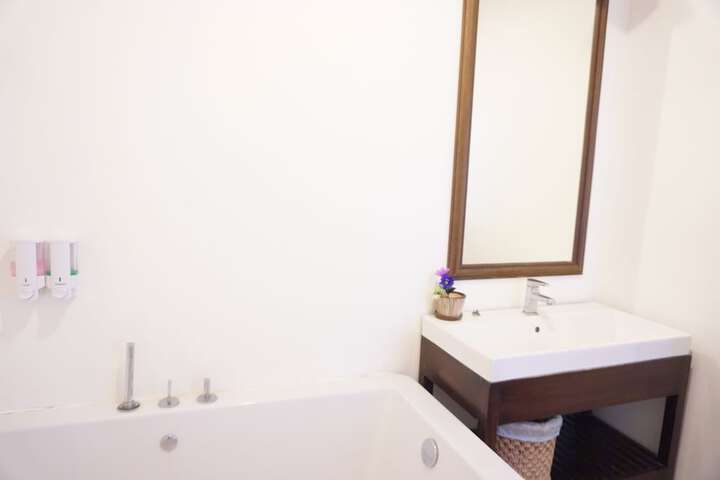 Room 48 of 64