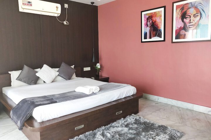 Room 16 of 34