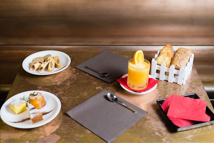 Breakfast/Coffee Service 26 of 43