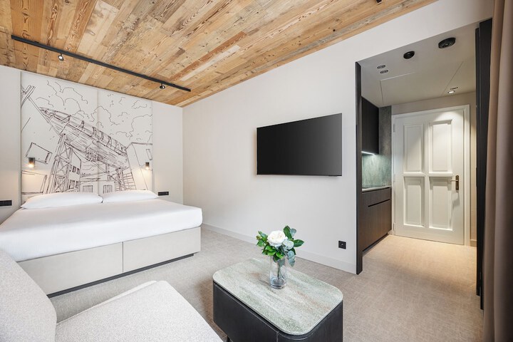 Room 10 of 25