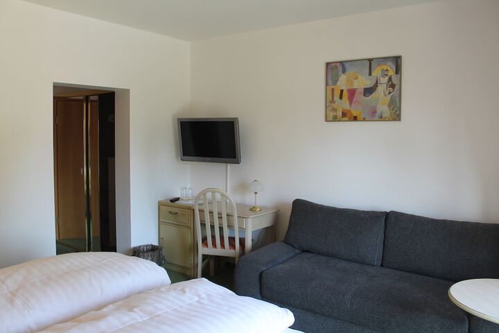 Room 18 of 34