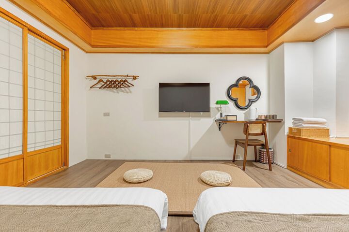 Room 18 of 191