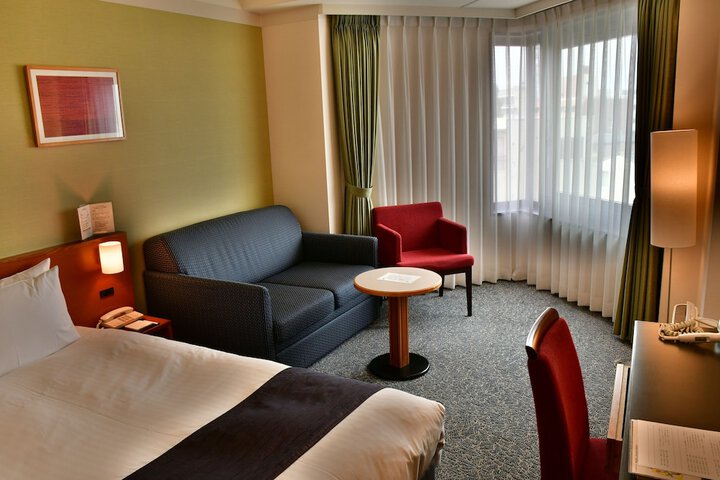 Room 9 of 36