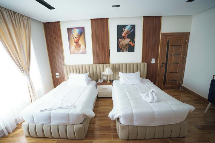 Room 12 of 31